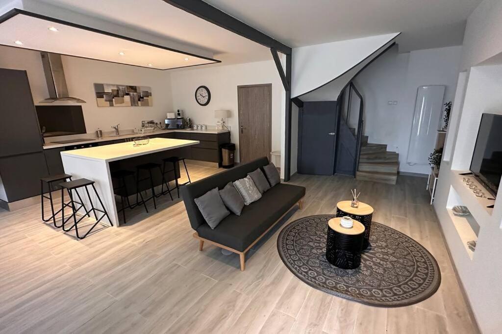 Вилла Maison Entierement Renovee Ambares-et-Lagrave Экстерьер фото